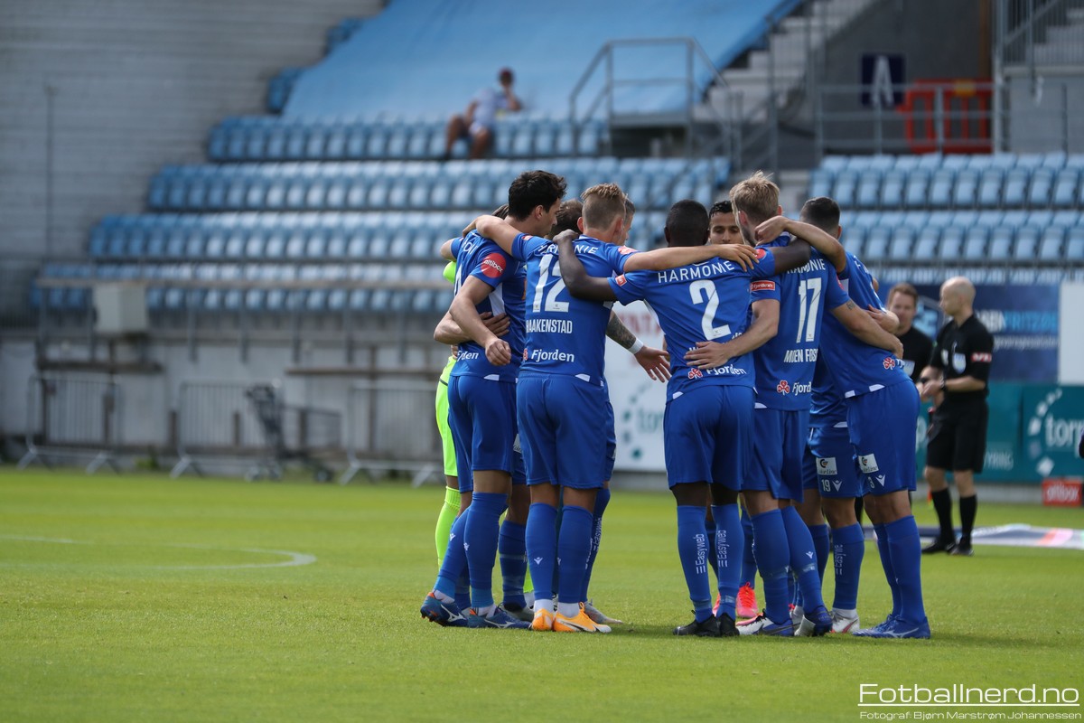 fotballnerdno's tweet photo. 16-åring har signert proffkontrakt med Sandefjord - https://t.co/XP4M5Rl5Az #fotballnerd https://t.co/D28iYuBnXT