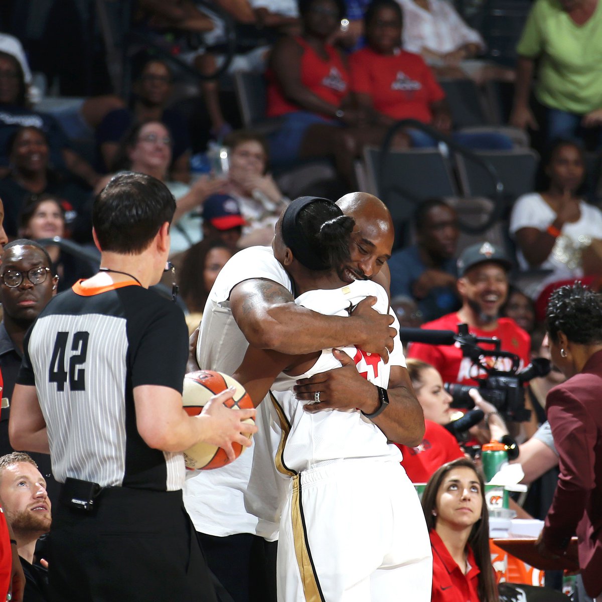 WNBA's tweet photo. 🧡 https://t.co/S2PCR3UUkW