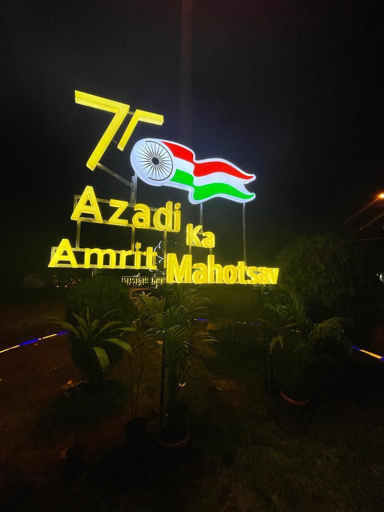 @NMMConline is celebrating the spirit of Azadi@75 by beautifying two of the most prominent junctions in Navi Mumbai, Nakhwa Chawk in Seawoods and Dhyan Vikas Chowk in Koparkharaine with the colours of @AmritMahotsav. #AmritMahotsav #RepublicDayIndia #RepublicDay2022