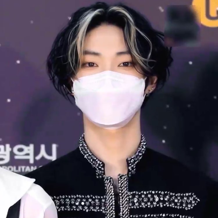 dailykmoon's tweet photo. who in the boyz but it’s actually kevin moon

[a thread] https://t.co/yfGjyknCxJ