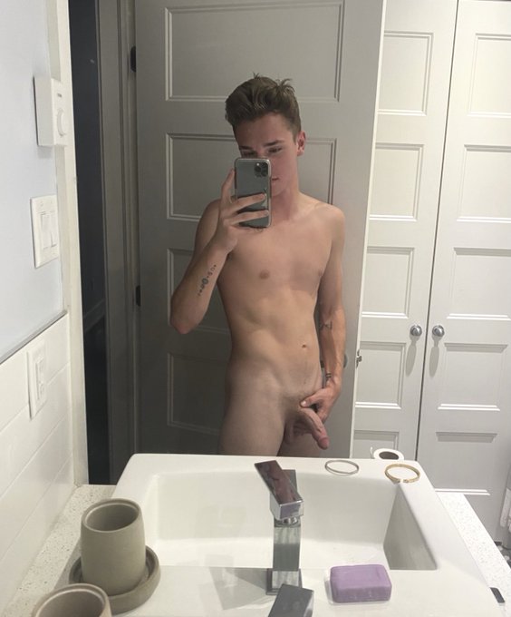 will you suck me?😉 https://t.co/kldRX7qicr