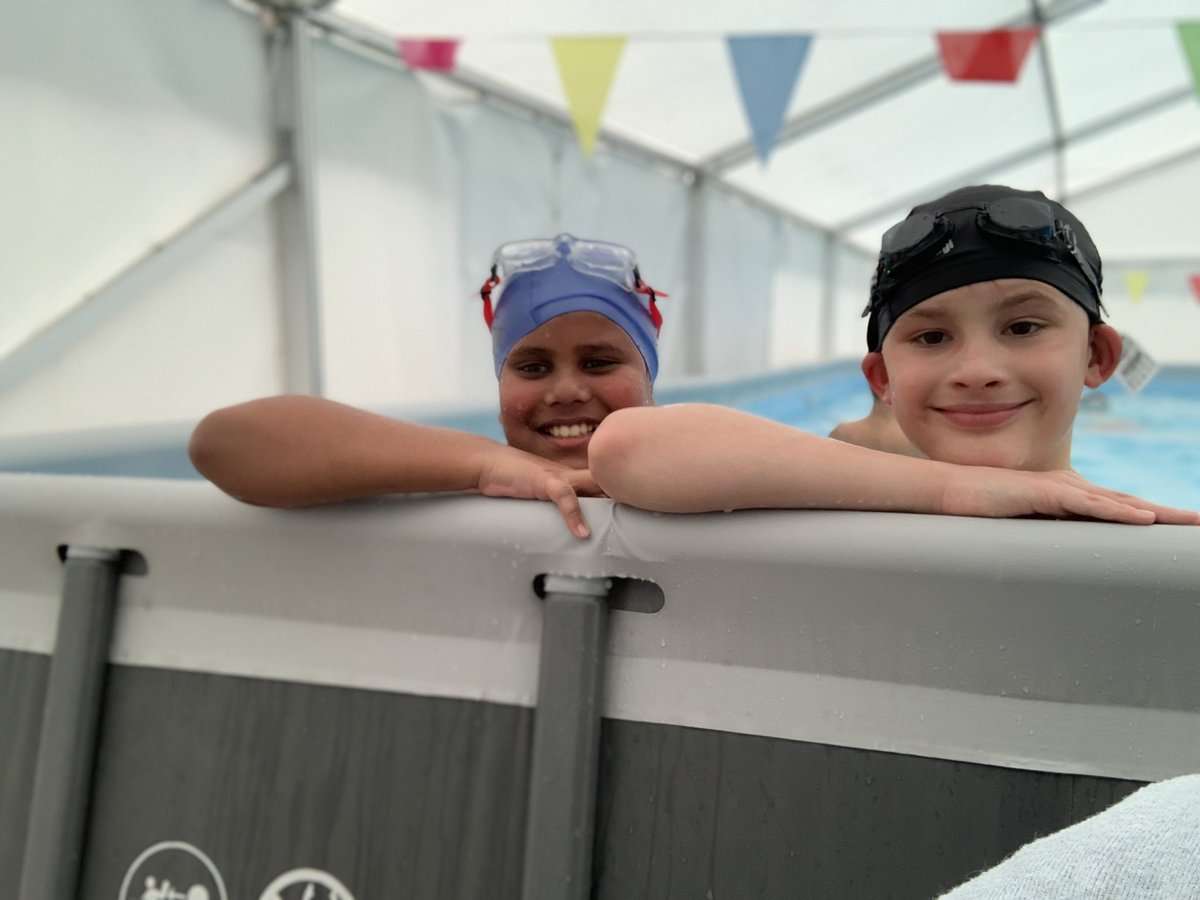Year6SouthCamPr's tweet image. Having a splash! Year 6 have had a great day in the pool! 
#WeLoveSouthCamberley #FunInThePool