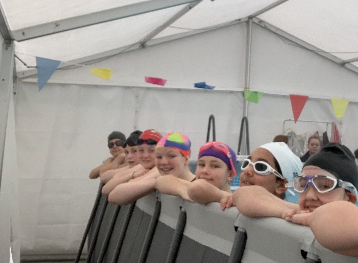 Year6SouthCamPr's tweet image. Having a splash! Year 6 have had a great day in the pool! 
#WeLoveSouthCamberley #FunInThePool