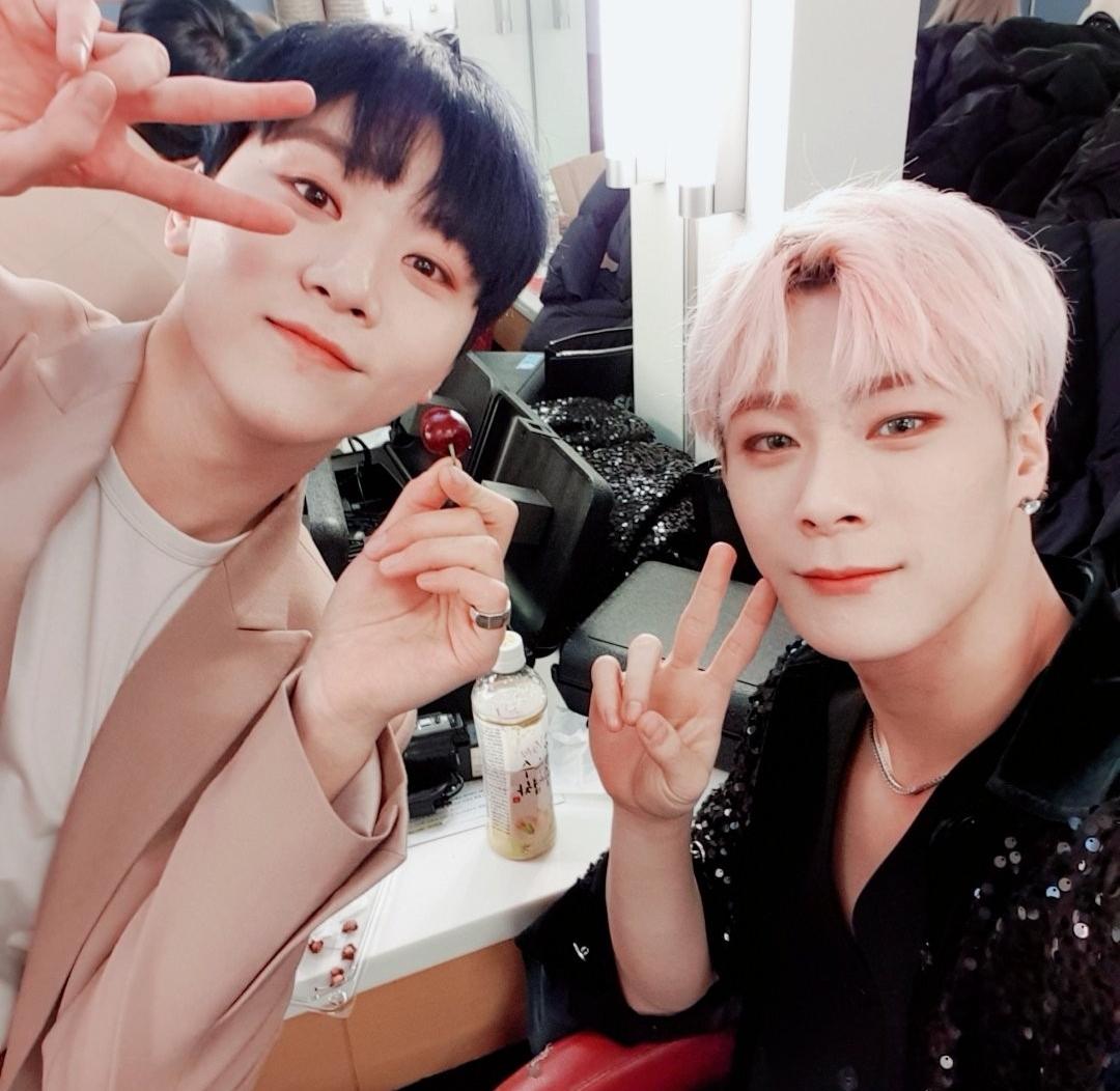 deeplittlething's tweet photo. Moonbin mah lovely human being
Happy January 26th, I mean, happy birthday! 💐🎉🎂🎊 https://t.co/9GFwyNeiH5