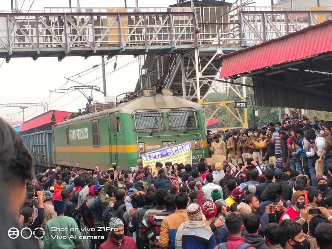 Vinodmeena966's tweet photo. This government actually don't have any intention of giving job.They only want privatisation for their godfather capitalist.They have destroyed the education system.They hv there own agenda. In digital India the recruitment process is very slow.
#NTPC_1result_1student 
#RRB_NTPC https://t.co/IuRpPOaWhM