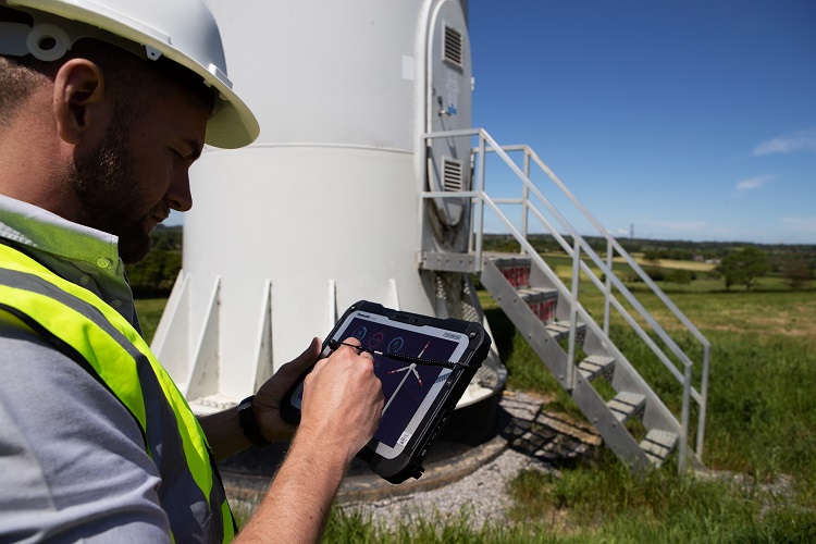How can Geographic Information Systems benefit #utilities? Check out how moving GIS to the #cloud for easy mobile access can help improve #productivity and decision-making: bit.ly/3IFdPxz