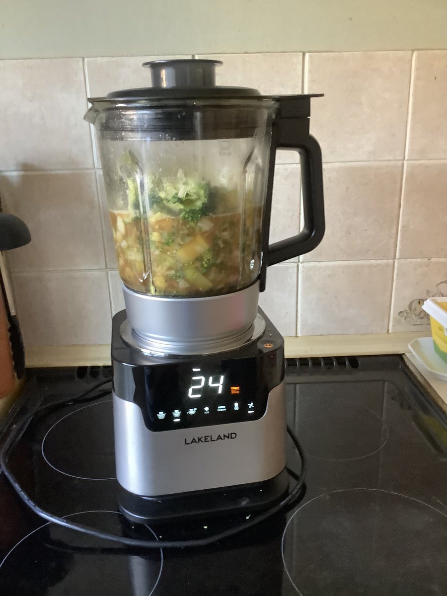 donnagibling's tweet photo. Love being home for lunch….freshly made broccoli soup. 😋 https://t.co/wcwYsWeZRA