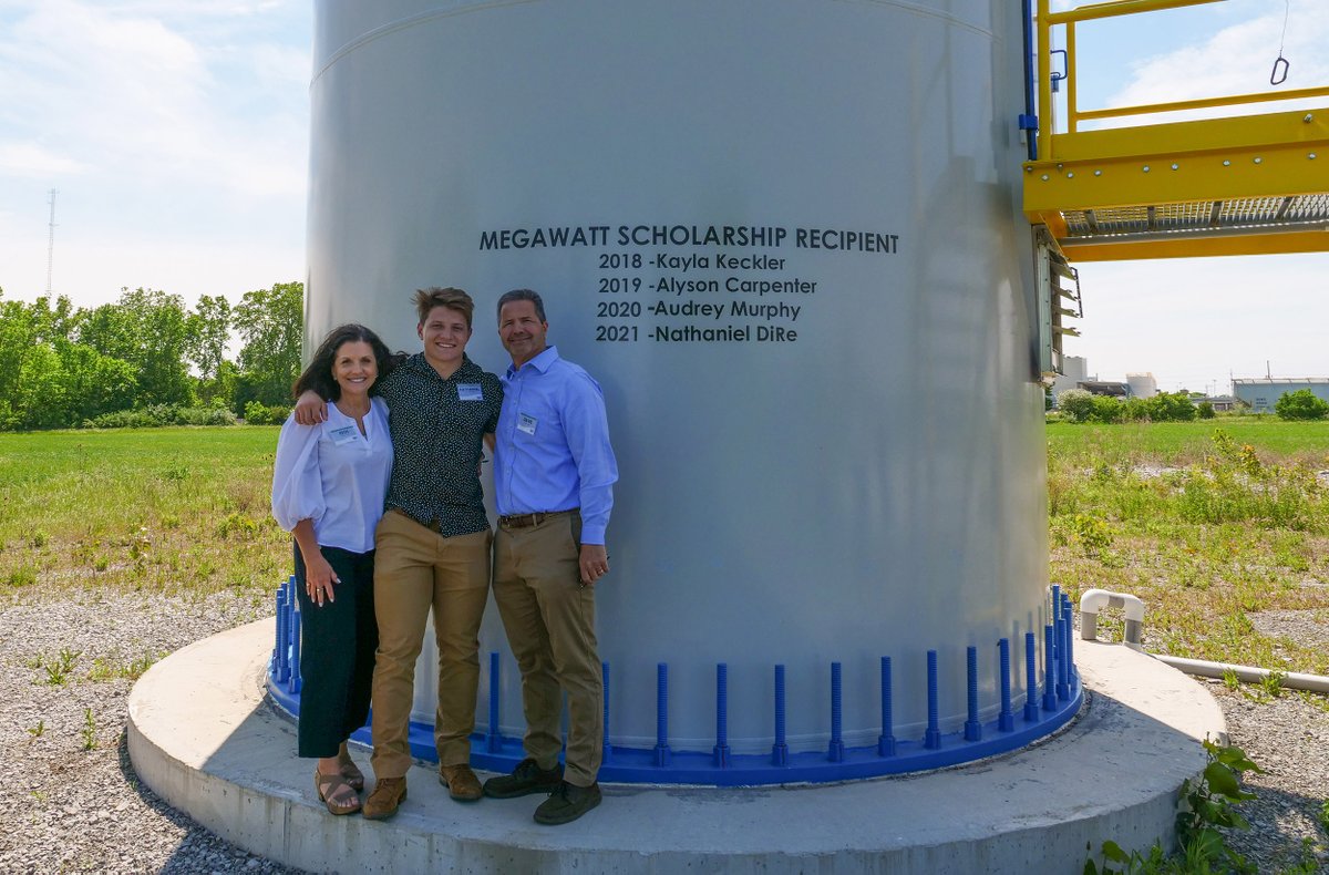onepowerco's tweet photo. #WindViews | 📣Have you heard? Applications are now open for this year's #MegawattScholarships 📣
Earn your name on a turbine tower, plus $5,000 towards your 2 or 4-year #STEM degree!
Visit https://t.co/oWZHbVeJbN to see if your community is eligible. https://t.co/VKQnT1pjBi