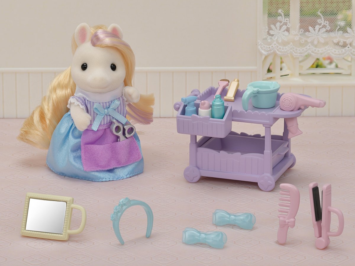 🚨 Introducing Serafina, the brand new Hair Stylist in the Sylvanian Village 🚨 You can even style her silky hair. 💇‍♀️ 🥰 What's the first hairstyle you would give her? Comment below. 🤔 The Pony Hair Stylist Set is available at the link in our bio.