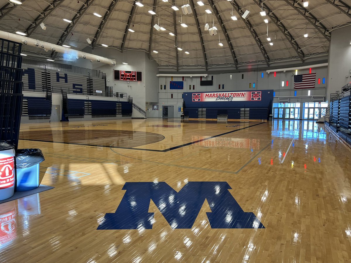 timmoses68's tweet photo. Marshalltown High School / The Bobcats - The Legendary Roundhouse Gym!!! My most favorite gym as a high school basketball player. Some great games against the Legendary George Funk!!! https://t.co/W1fMegrMRp