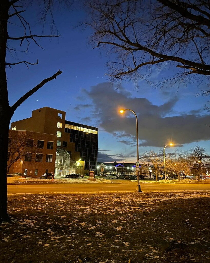 KevinMontano's tweet photo. Dusk on Federal St. 

#EnjoyTroy #DowntownTroy #Dusk #SeenOnMyRun #Runchat #5run8 https://t.co/Ndj54Akisr https://t.co/l4b2iUjwoL