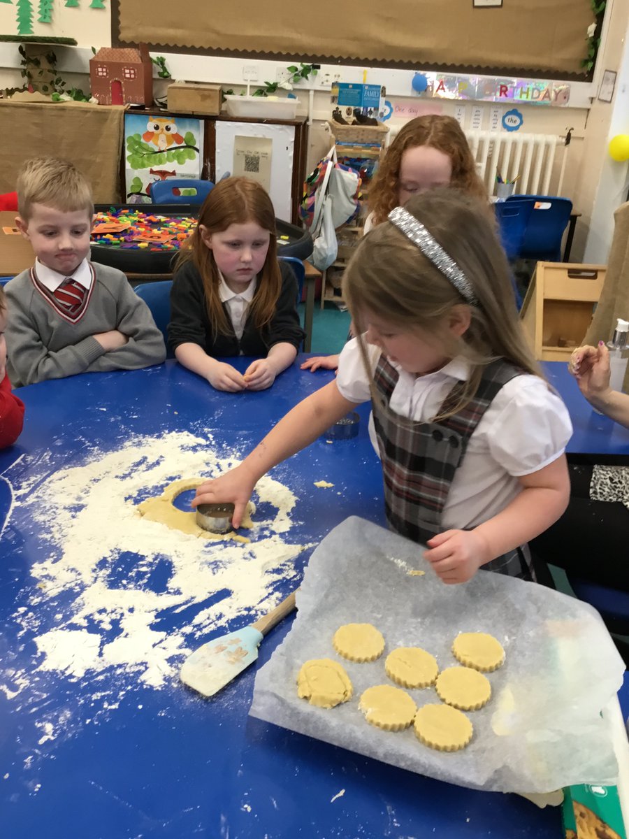 Carolside_PS's tweet photo. Some of our P1 pupils had a lovely day baking some shortbread as part of celebrating Burns Night! They used their measuring skills and followed a recipe. Delicious! 🏴 #CPSSTEM https://t.co/mI60rrZUA4