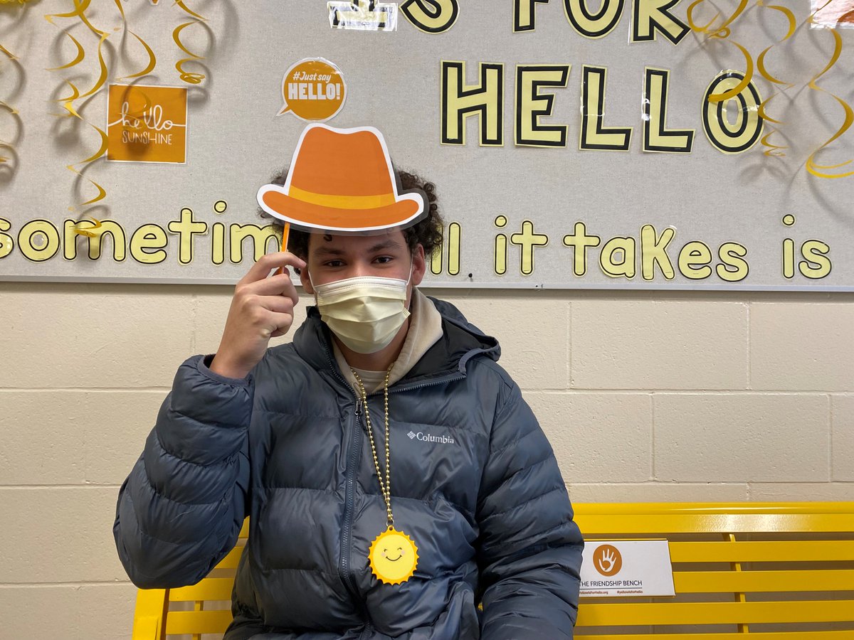 RETSDschools's tweet photo. So many great conversations take place on our yellow benches (read more about them at https://t.co/lrs3UQ22c6). Let's make sure we continue the conversation about mental health and reach out to friends and family in need. #BellLetsTalk #YellowIsForHello #RETSDwellness 😊 https://t.co/rTmyhYAFqz