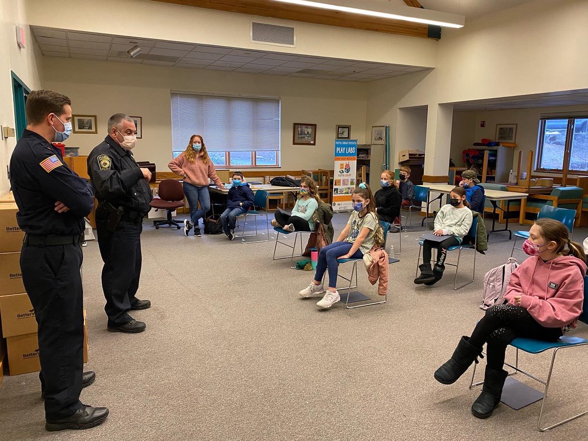 PeabodyPolice's tweet photo. Shown here are PPD SRO Eric Ricci &amp; PFD Lt. Ryan Gill helping to teach the Peabody Rec Dept's "Home Alone Safety" program to grades 4, 5 &amp; 6. See the Rec Dept website to register for next session. This class offers a range of safety topics &amp; tips to be safe when alone at home. https://t.co/KwKH3fQXC5