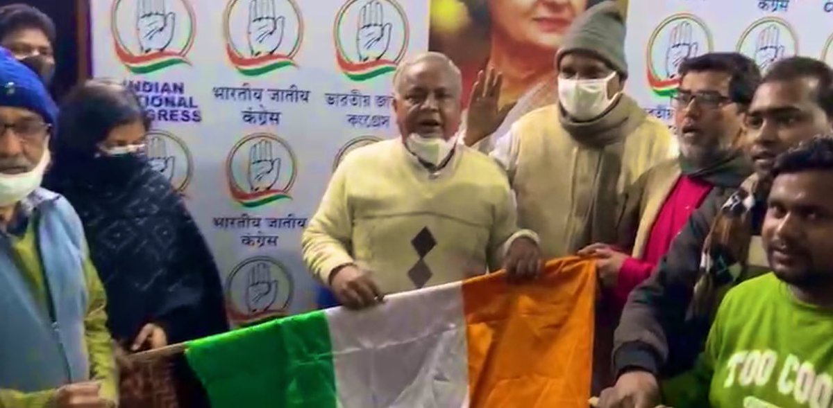 NepalMahataINC's tweet photo. Today, Dr. Goutam Mukherjee,Former State Secretary of @AITCofficial Professor's Union "WBCUPA" ,History HOD,SKBU,Purulia &amp; Vice President of "Jago" Organisation With ABVP Students Activists SKBU Joined @INCIndia . 

Welcome 🙏 https://t.co/61Xu8V97SH