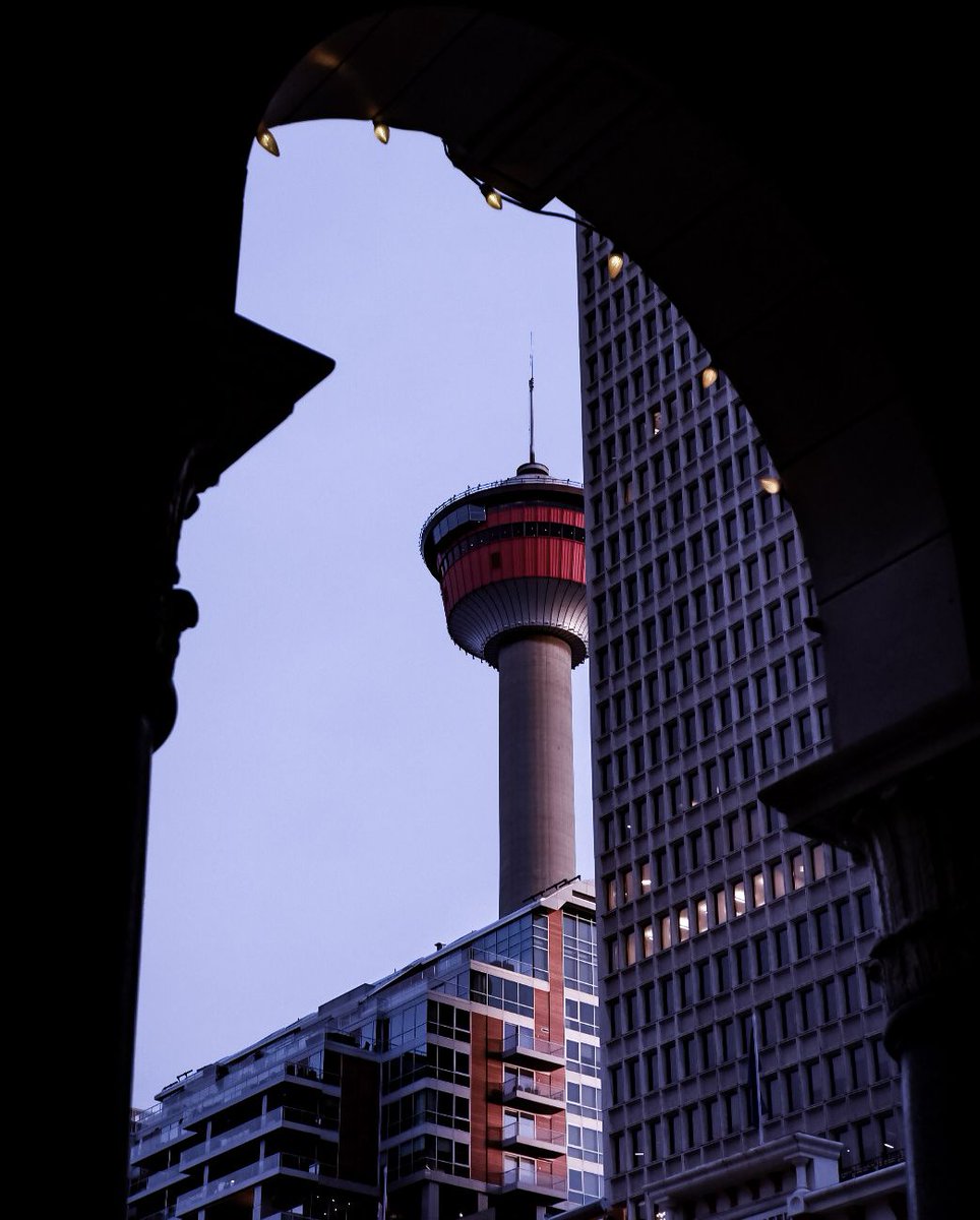 TheCalgaryTower's tweet photo. This picture is a β¨moodβ¨ (πΈ: seastosummits on Instagram)
#calgarytower #mycalgarytower #yyc #yycliving #yycnow #capturecalgary #tourismcalgary #yycviews https://t.co/19xsPwlTsH