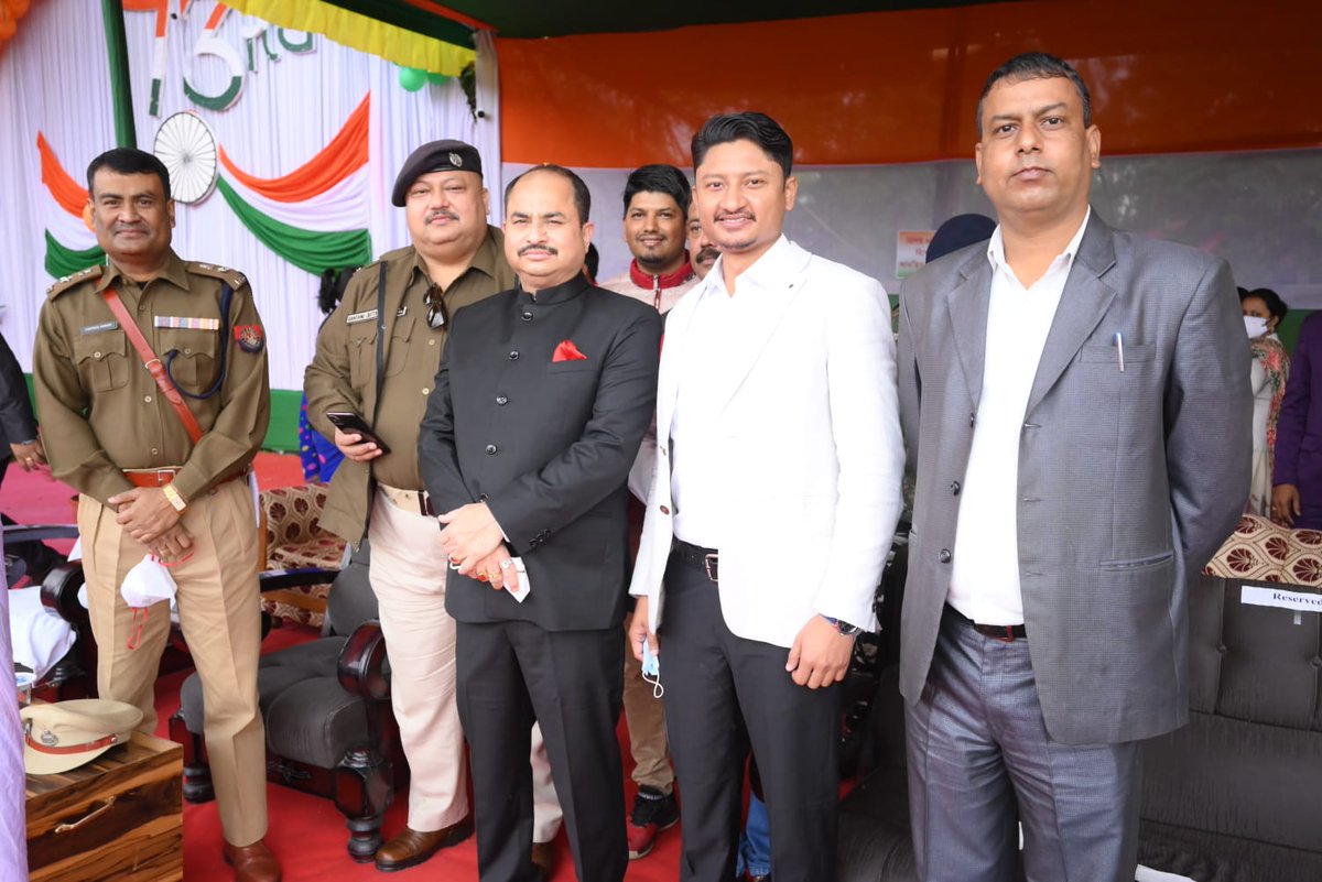 সমগ্ৰ দেশৰ লগতে মাজুলী জিলাতো প্ৰশাসনৰ উদ্যোগত গড়মূৰ কাছাৰী মৈদানত দেশৰ ৭৩ সংখ্যক গণতন্ত্ৰ দিৱস কেন্দ্ৰীয় ভাৱে উদযাপন কৰা হয়। ৰাষ্ট্ৰীয় পতাকা আনুষ্ঠানিক ভাৱে উদ্বোধন কৰি মাননীয় উপায়ুক্ত শ্ৰীযুত পুলক মহন্তই কুছকাৱাজৰ অভিবাদন গ্ৰহণ কৰে। <a href="/CMOfficeAssam/">Chief Minister Assam</a> <a href="/himantabiswa/">Himanta Biswa Sarma</a>