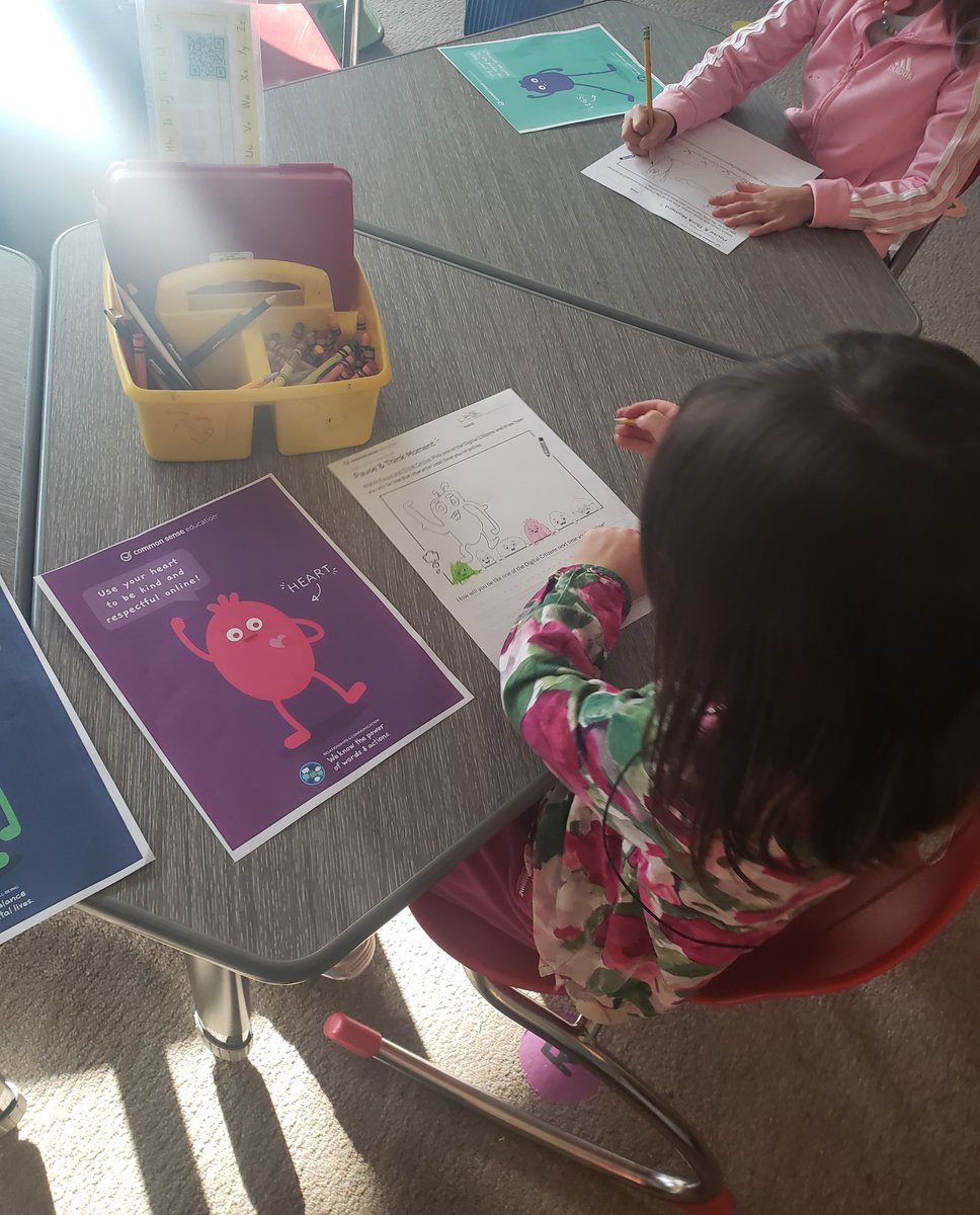 Rsststboces's tweet image. First graders at @southhillhawks learned to use their ❤️to be #kind and #respectful #online.

How will you be a good digital citizen? Find out more from @CommonSenseEd 

#ThinkingThursday #ThankfulThursday #BOCES #SEL #Education #DigitalCitizenship #DoTheRightThing