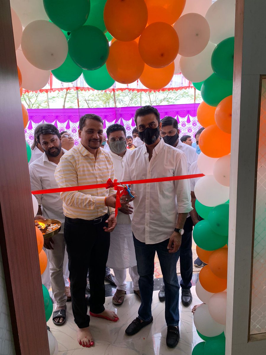 kshitijhthakur's tweet photo. On the occasion of Republic Day, inaugurated Maxcare Hospital in Nallasopara East. The 30-bed hospital also has a 6-bed ICU set-up with facilities including Critical Care ICU, Digital X-ray, Neurology and all types of orthopaedic treatments. It will help residents big-time. https://t.co/gnKzFljcNf