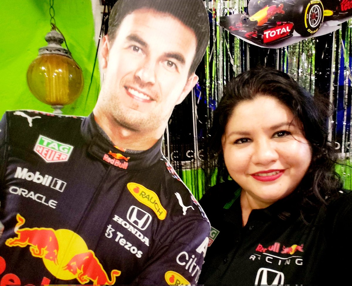 GabyTorres_G's tweet photo. Feliz cumpleaños @SChecoPerez mucho éxito para esta temporada #OrgulloMexicano tu también estuviste en mi cumple 🥳 
#Felicidades @redbullracing https://t.co/yFAIzS1JX4