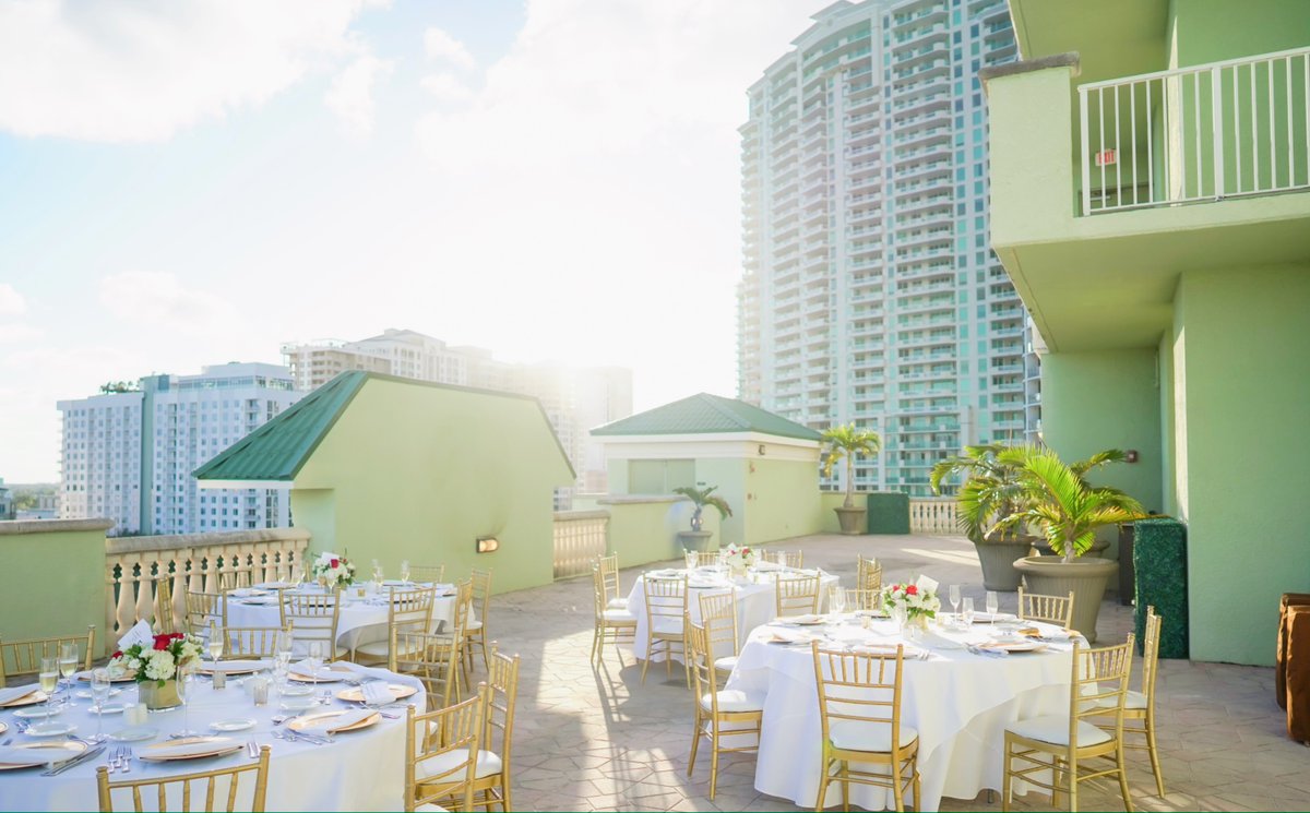 RiversideFL's tweet photo. Happy #WeddingWednesday! π Life's greatest adventure begins with us at the @riversidehotelfl ππ΄ https://t.co/6aGeXEkKOK (πΈ : @michellelawsonphotography)
#weddings #love #celebration #southfloridaweddingvenues #venue #ceremonygoals #visitlauderdale #bridal #wedding https://t.co/H6PMyd42Y5