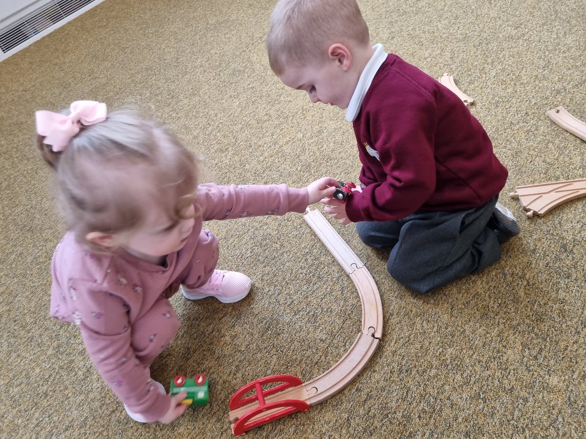 anfieldroadeyfs's tweet photo. Our new #BabyBugs have settled in brilliantly! We are so proud of our older children for helping them! https://t.co/IMNrgieYLK