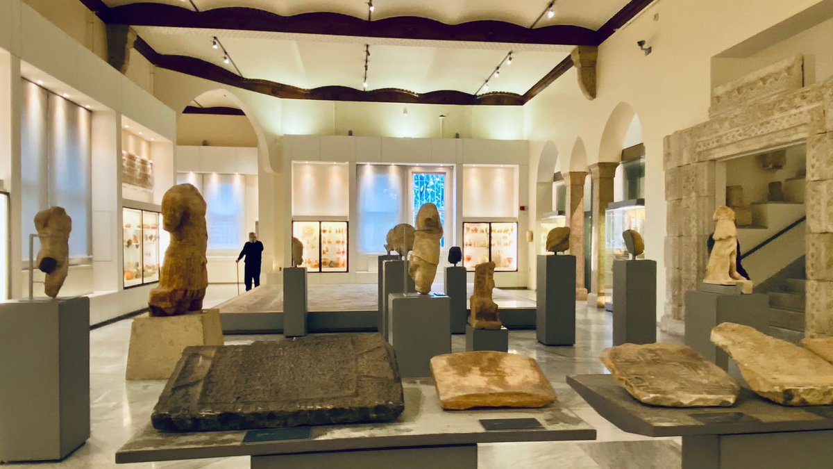 BAccueil's tweet photo. Le musée de l’@AUB_Lebanon, une visite aussi passionnante qu’instructive. Un bon moment pour les adhérents de #BeyrouthAccueil ! https://t.co/qGcU6Yh78F