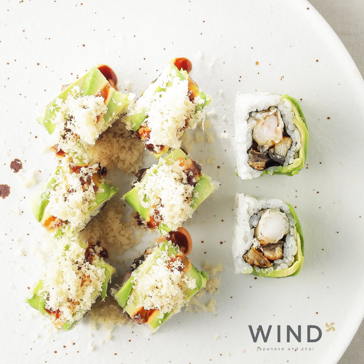 WIND_NIAG's tweet photo. Nothing like a Crunch Dragon Roll to warm you up on these snowy days! Delicious combination of BBQ eel and shrimp tempura topped with avocado, tempura bits, spicy mayo and eel sauce 🔥🍣
Hungry?  Order now: https://t.co/kMsCraVYMN

#niagaraeats #windniagarafalls #niagara https://t.co/vppSDzz23U