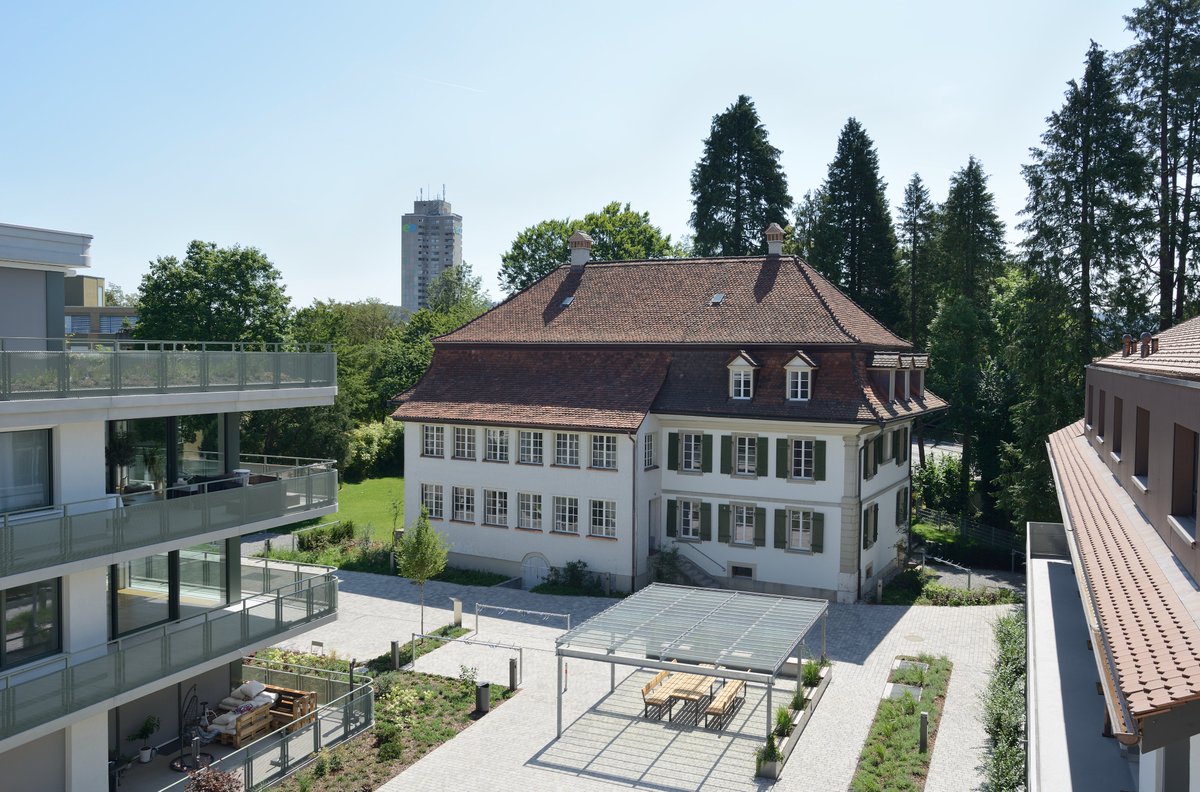 Früher Fabrikräume, heute Business Apartments. Erfahren Sie, wie ein historisch interessantes Gebäude in #Oftringen zu neuem Leben erweckt werden konnte. glandon-apartments.ch/content/news/73 #RealEstate #BusinessTravel #Servicedapartments