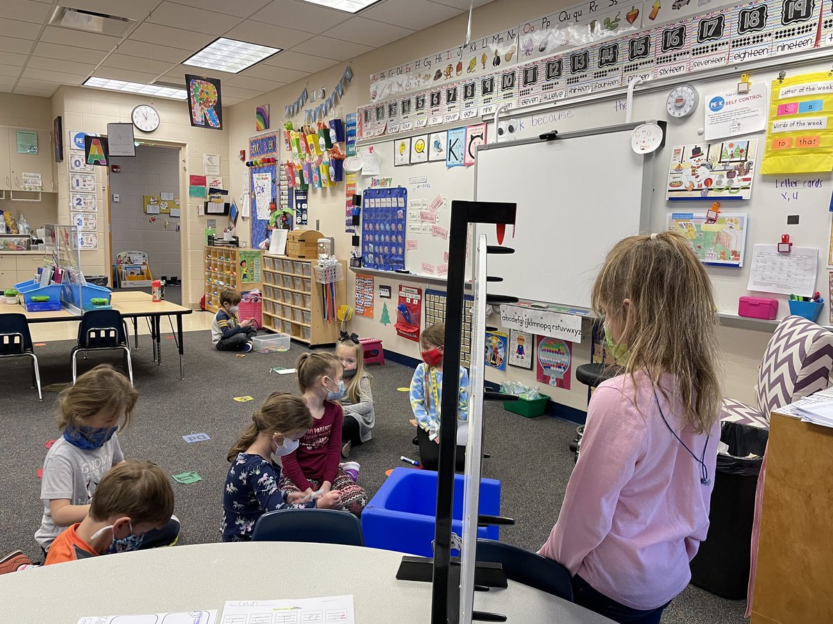 When it’s recess and they want to keep practicing sight words!!!! 💕 #meltsmyheart