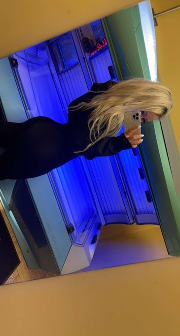 Watch ᗷᗩ𝗂ᒪ𝖤Y♡︎'s leaked NSFW photo on TwXstars