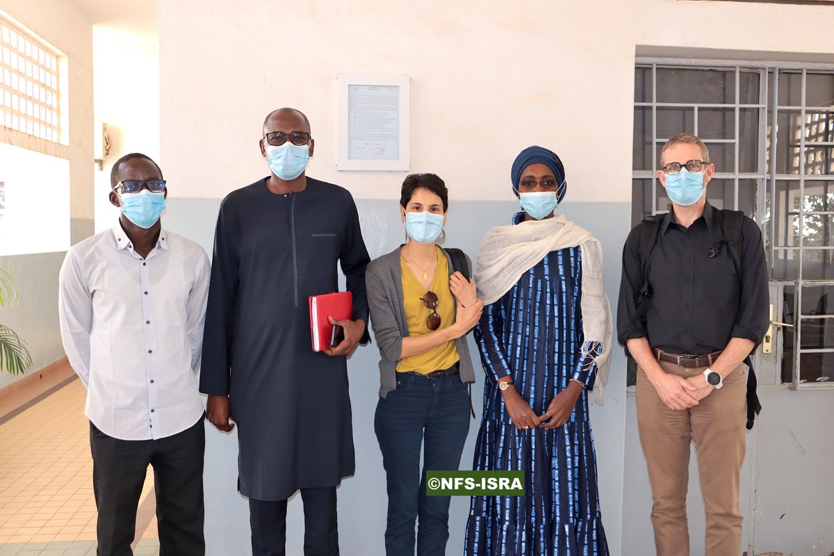 LNERV4's tweet photo. Visite au LNERV de Dr @Vincent0307 et Dr @Science_MHL du VetAgro Sup dans cadre du Fleming Fund Fellowship qui est un programme d’accompagnement professionnel financé par le Fleming Fund et Dr @alphavet05  du LNERV étant bénéficiaire. https://t.co/6s370ST1YP