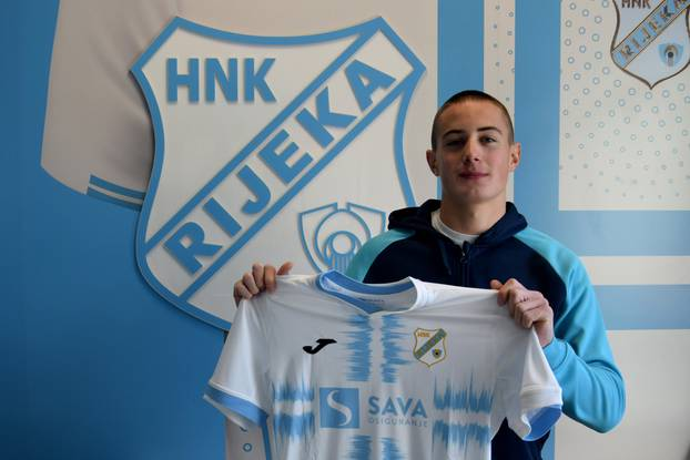 futbolcroacia's tweet photo. 🗣️ Según leemos en @novilisthr, el @NKRijeka manda otro jugador cedido al @NKHDragovoljac de Dragan Tadic. Se trata de Marino Kukoc (17), el talentoso centrocampista, que llegó al club este invierno desde el juvenil del #RNKSplit. https://t.co/NVqze6yvSh