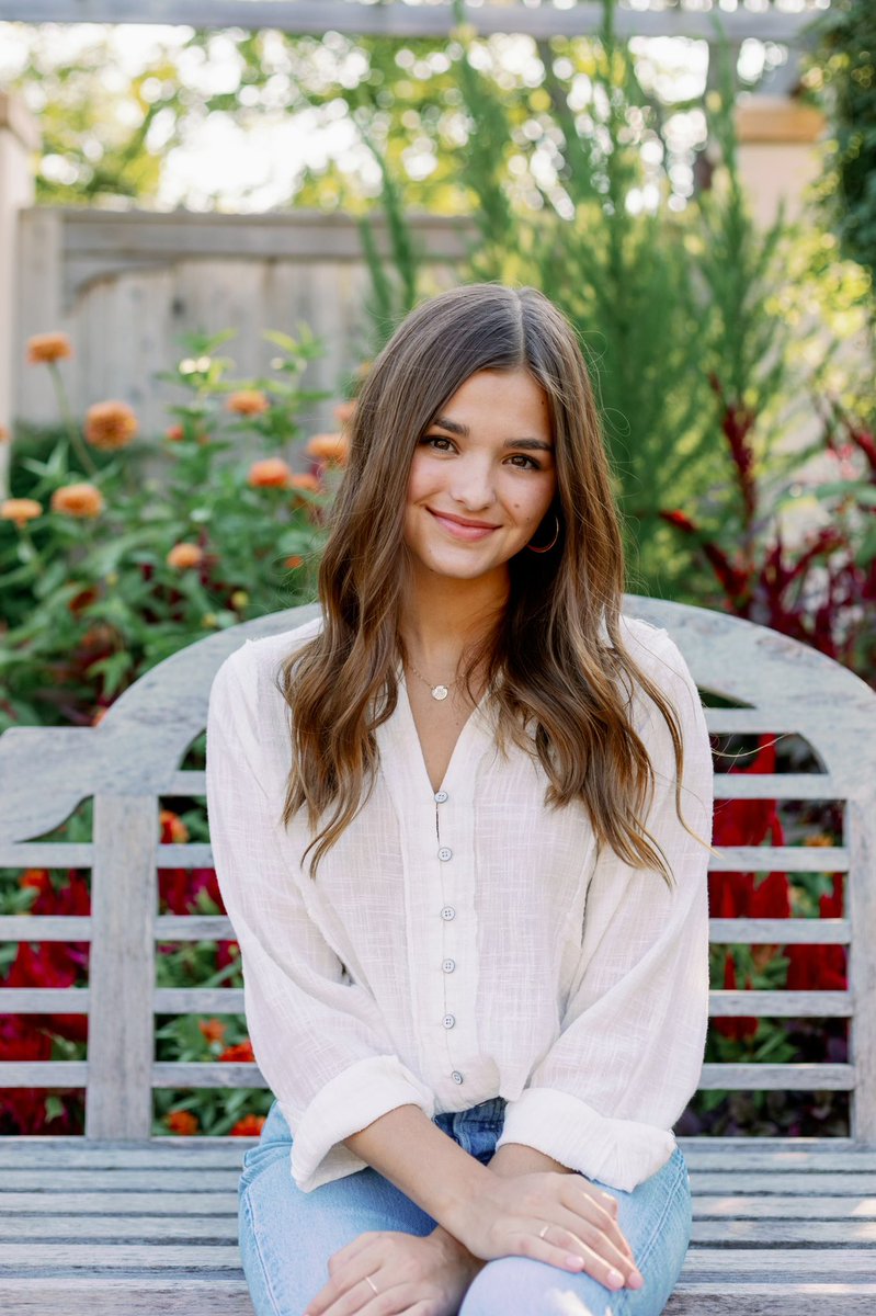 Time to meet your 2022 Mr. Bay Port host, Ava Gauthier, and emcees, Kathryn Thomas and Emma Wells. They are so excited for the entertaining evening they have planned and can’t wait to see you at 7:00 👑