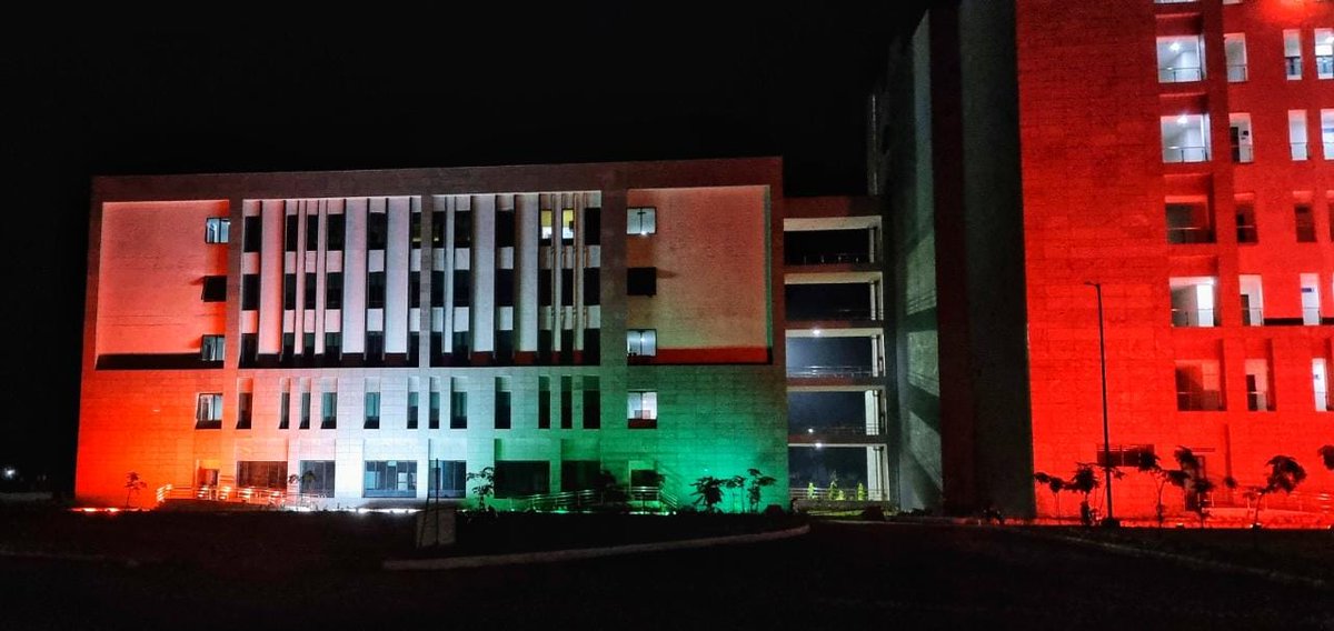 mangalAiimsAP's tweet photo. AIIMS lights up in Tricolour for Republic Day https://t.co/R38zqfQxKs