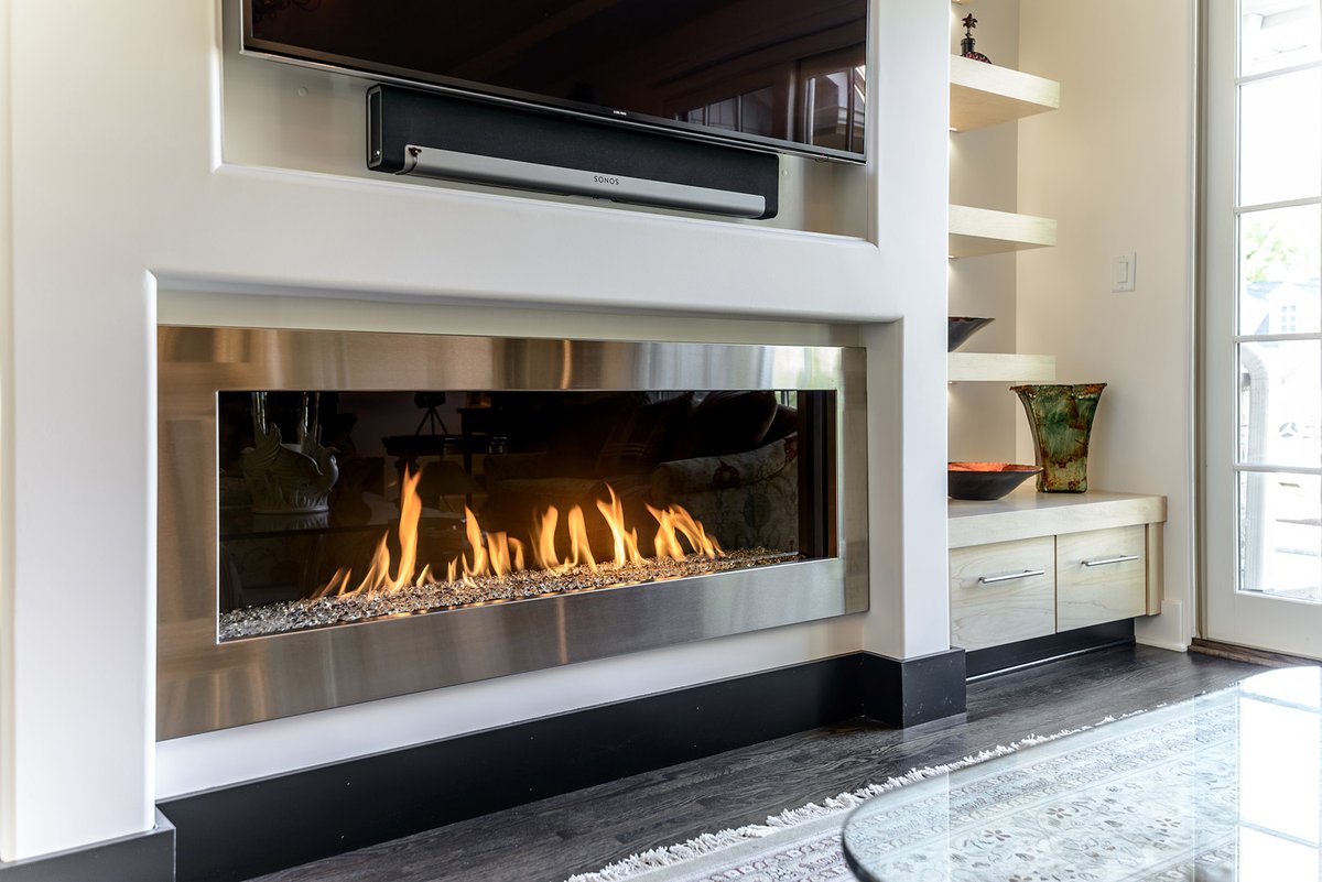 EuropeanHome1's tweet image. This Modore 140 by element4haarden is featured with stainless steel surround creating a bold statement 

#element4 #gasfireplace #directvent #directventfireplace #dutchdesign #archilover #architectanddesign #architecturedetail #architecturephotography #dwell #dwellmagazine