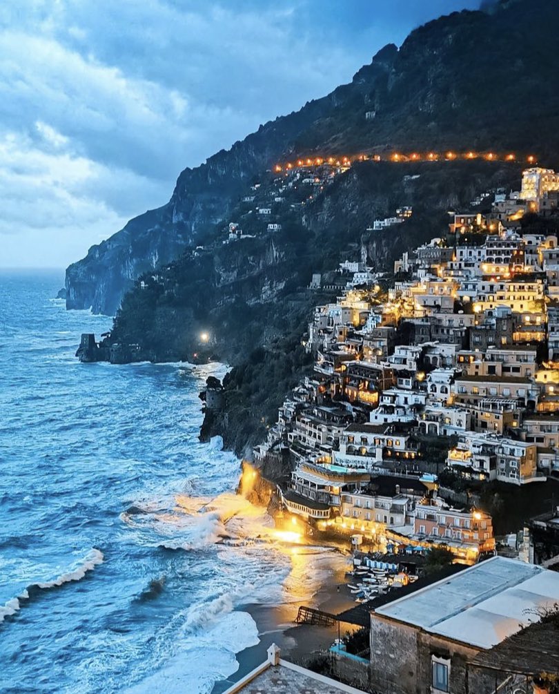 W0rld2026's tweet image. Positano, Italy