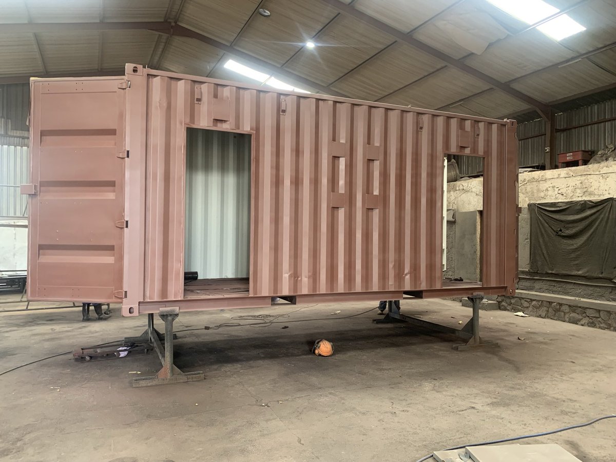 ChukuruLodge's tweet image. Project done for Switchboard Services

Primer -      SigmaZinc 109 HS
2nd coat -  Sigmacover 435
Final coat - Sigmadur 1800

 #sandblasting #protective coatings #rustcontrol