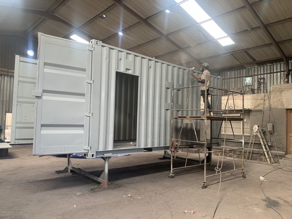ChukuruLodge's tweet image. Project done for Switchboard Services

Primer -      SigmaZinc 109 HS
2nd coat -  Sigmacover 435
Final coat - Sigmadur 1800

 #sandblasting #protective coatings #rustcontrol