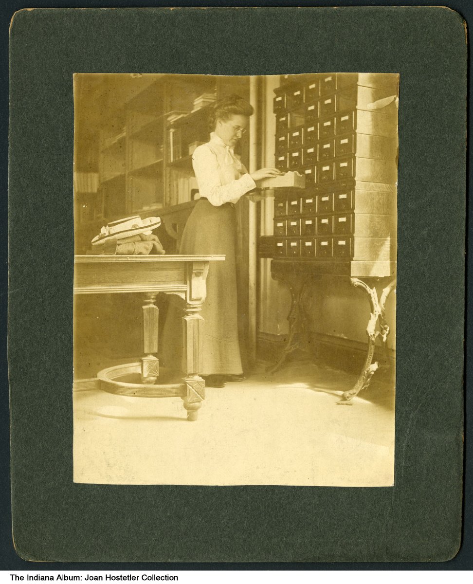 INarchivist's tweet image. It's #LibraryShelfieDay and we've got a card catalog classic circa 1905. Put your best shelf forward and show us your #Shelfies!
📷 courtesy @IndianaAlbum ia-0001-0741.