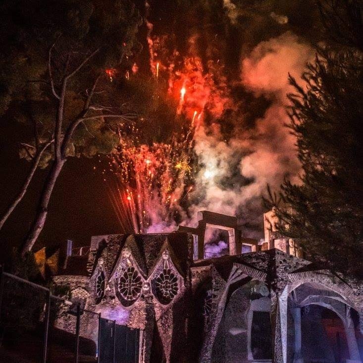 Drac I Diables de la Colònia Güell tweet media