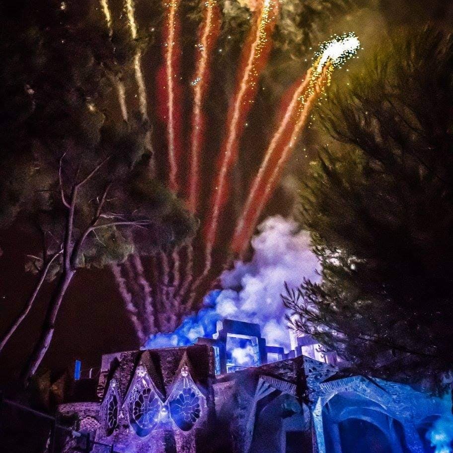 Drac I Diables de la Colònia Güell tweet media