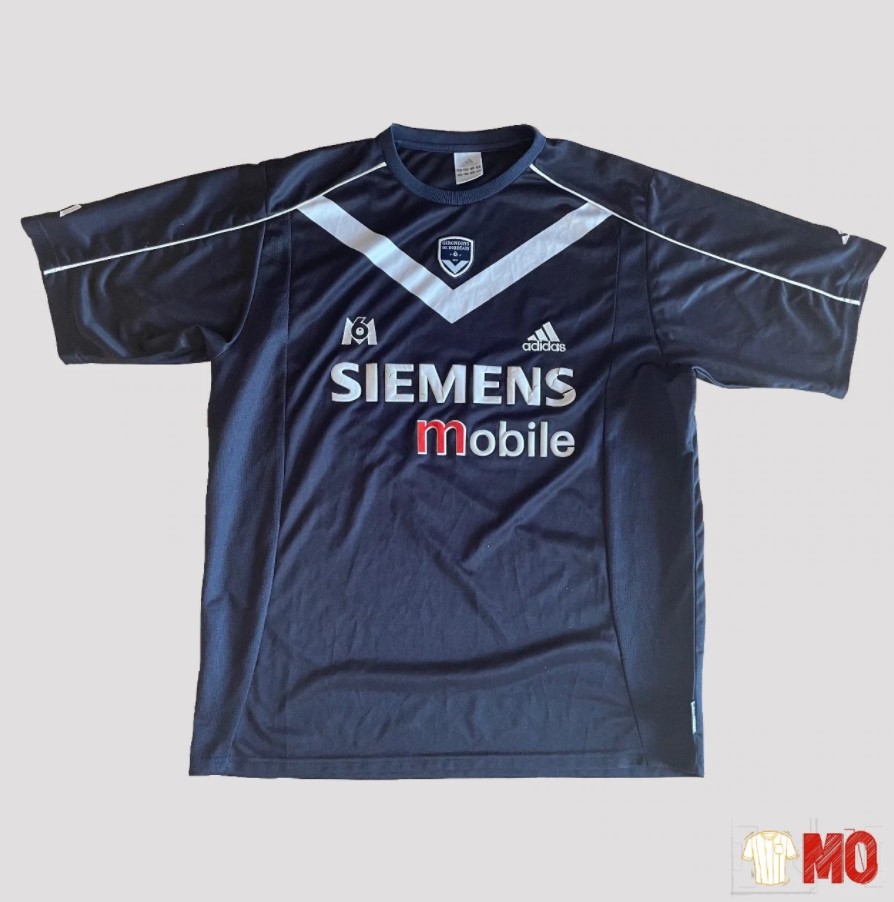 Scipionista's tweet photo. 👕🎁 On vous régale avec @Maillotsdor en ce début d'année, avec ce maillot des Girondins de la saison 2003-04 (Taille L) à gagner !

Pour participer : RT + Follow @Scipionista &amp; @maillotsdor

TAS : le 3 février, bonne chance ! (Je pense à Deivid) https://t.co/xCDGe937u2
