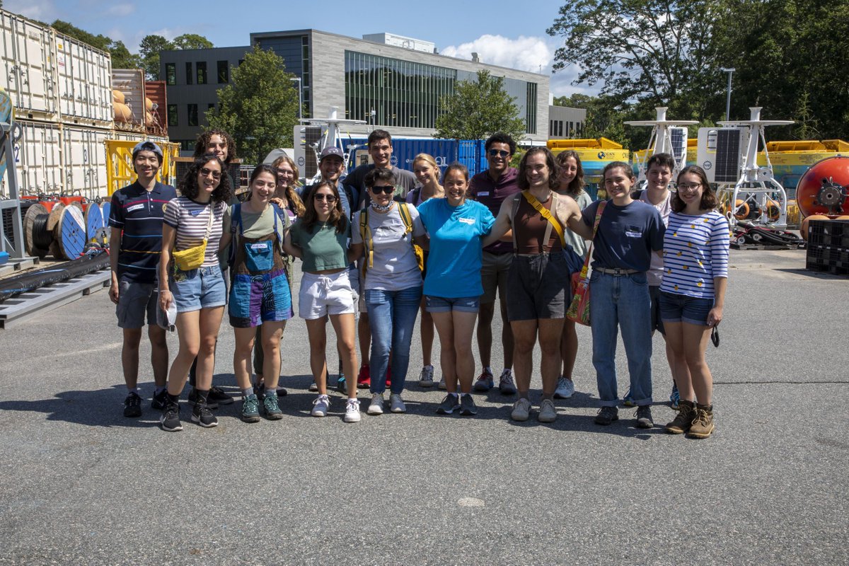 WHOI's tweet photo. Are you or someone you know interested in a paid undergraduate summer research opportunity? Learn more about the WHOI Summer Student Fellowship and apply by Feb 5th!

https://t.co/ToorU9gSic 

#OceanScience #OceanEngineering #MarinePolicy #DiversityInSTEM #WHOIssf https://t.co/GgKddvGRvQ