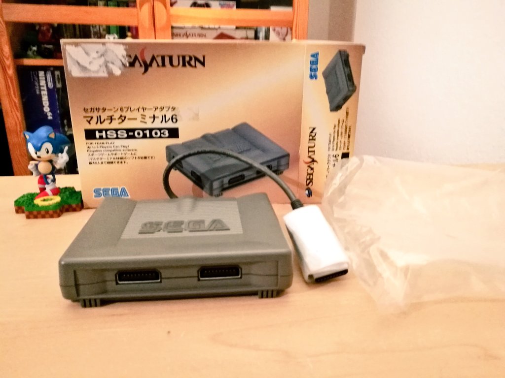 nuclearnightmar's tweet image. Nach 22 Jahren #SegaSaturn Sammeln habe endlich einen #multitap für das 32Bit Powerhouse von #Sega ♥
4 Games die ihn unterstützen besitze ich.
Irgendwelche Multiplayer Empfehlungen eurerseits?
#retrogaming #importgaming #saturnbomberman #vatlva #threedirtydwarves #bomberman