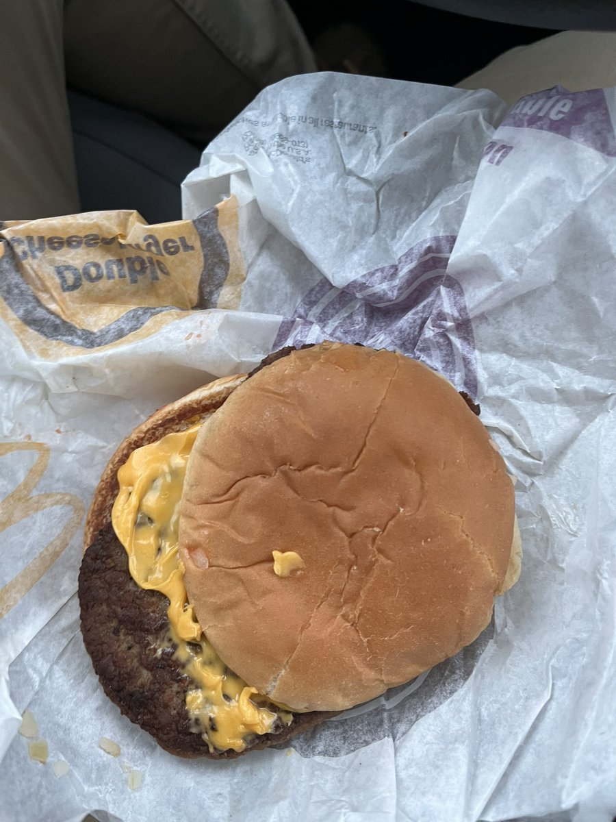 51sexton's tweet photo. @Wendys please roast this https://t.co/Jp9ZQxAWSf
