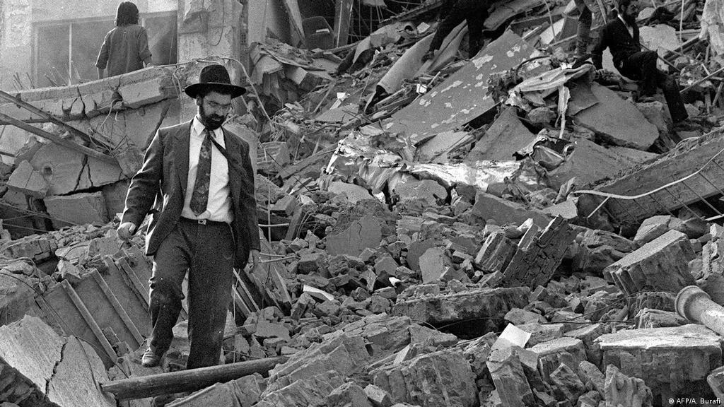 Acabamos de sufrir otro atentado por parte de <a href="/SplinterMeca/">Splinter Mecanico</a>, su posible socio es @SplinterAlqaeda. La Comunidad a quedado totalmente destruida ya que esta siendo restaurada desde el mes pasado. Han fallecido dos splinters civiles al caerles escombros en la cabeza, ninguno judío.