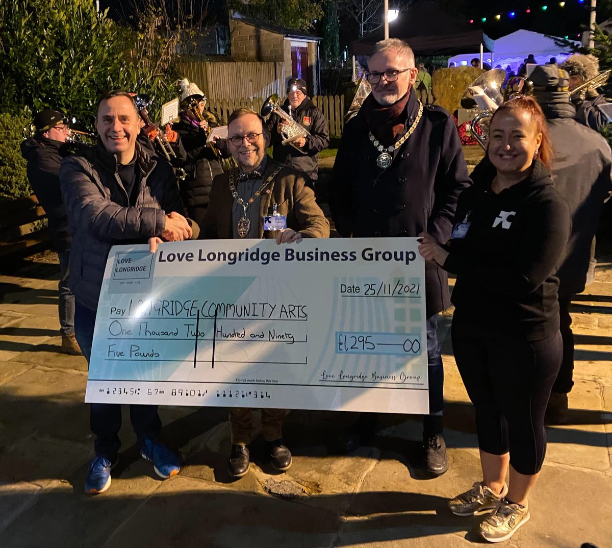 Longridge Gallery (@longridgegall) on Twitter photo Amazing work by Longridge’s business group, Love Longridge, sees it able to hand over a cheque to local charity Longridge Community Arts. Huge thanks to everyone involved <a href="/LongridgeTC/">LongridgeTownCouncil</a> <a href="/RibbleValleyBC/">Ribble Valley BC</a> <a href="/Gillylancs/">John Gillmore</a> <a href="/Live_RV/">Live Ribble Valley</a> <a href="/Rupertswarbrick/">Rupert Swarbrick</a> @LancashireHour <a href="/LongridgeComArt/">Longridge Community Arts</a> Amazing work by Longridge’s business group, Love Longridge, sees it able to hand over a cheque to local charity Longridge Community Arts. Huge thanks to everyone involved <a href="/LongridgeTC/">LongridgeTownCouncil</a> <a href="/RibbleValleyBC/">Ribble Valley BC</a> <a href="/Gillylancs/">John Gillmore</a> <a href="/Live_RV/">Live Ribble Valley</a> <a href="/Rupertswarbrick/">Rupert Swarbrick</a> @LancashireHour <a href="/LongridgeComArt/">Longridge Community Arts</a>