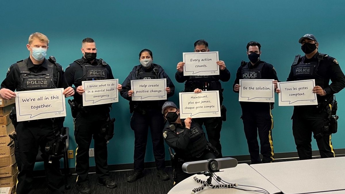 SurreyRCMP's tweet photo. Surrey RCMP’s Police Mental Health Outreach Team PMHOT is a specialized group dedicated to supporting vulnerable citizens w/ mental health &amp; addictions issues. They provide proactive outreach &amp; respond to police calls for service involving mental health issues. #BellLetsTalk https://t.co/1E0J0LJUbu
