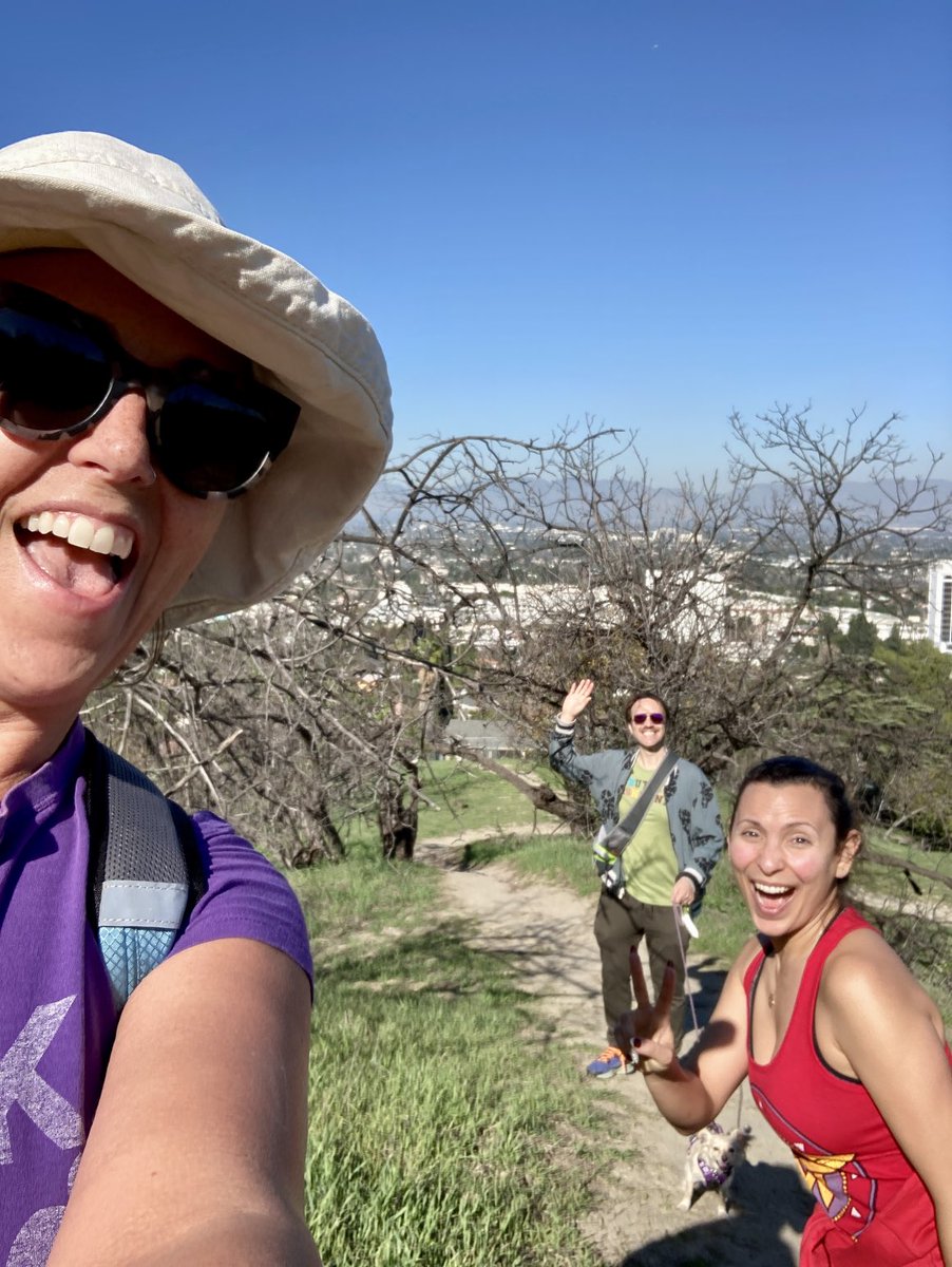rachelfulginiti's tweet photo. When you decide to skip work and go hiking on an absolutely stellar day in LA and you bump into friends you haven’t seen since right before lockdown…Great to see you @KylaVictoria ! #NarratorsintheWild #OutoftheBooth #LadiesofAudiobooks #LosAngeles #Hiking https://t.co/MQ7tRaWg5Y